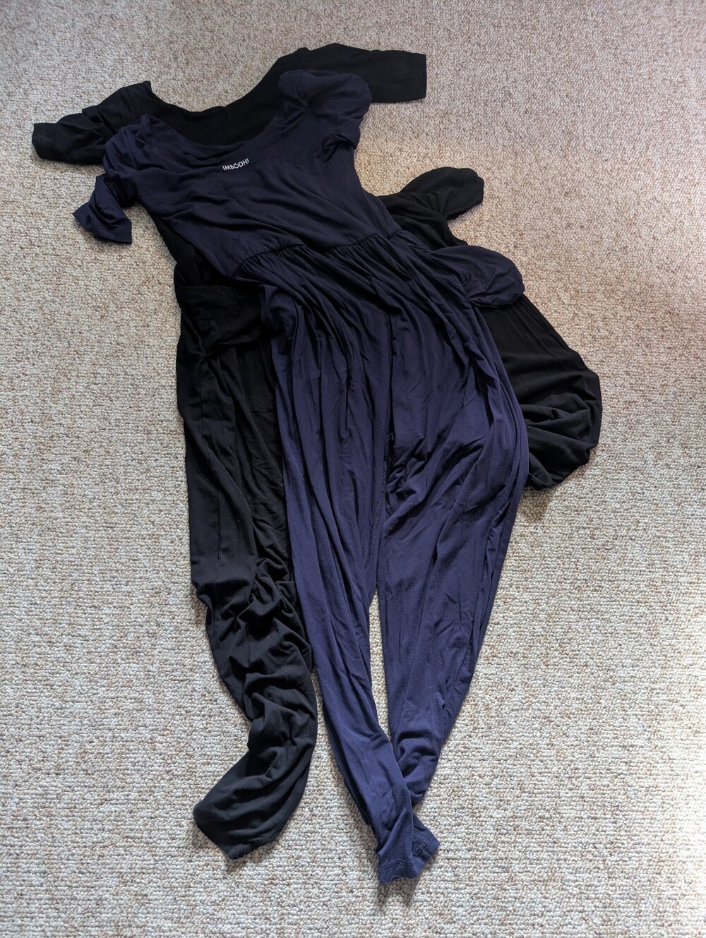 Imbōdhi Women's Navy And Black Romper Set